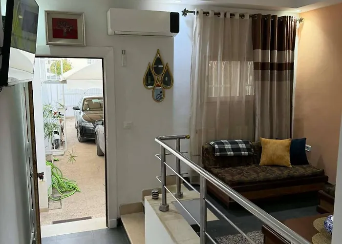 Duplex Raffine Avec Entree Privee